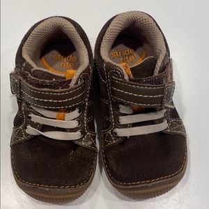 Infant boys shoes brown